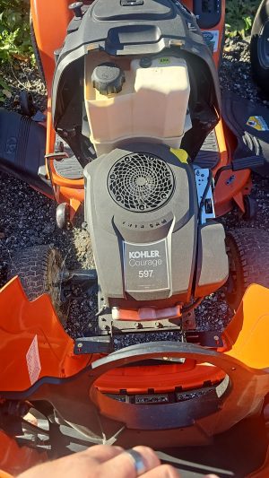 Used Ariens 42in lawn tractor